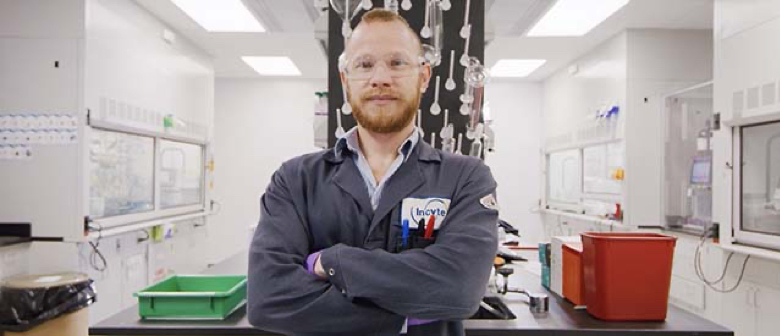 Cientista a trabalhar num laboratório